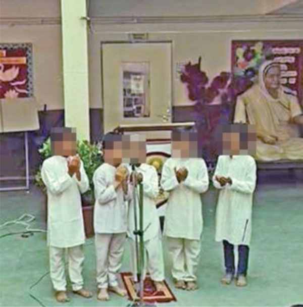 namaz at gujarat school