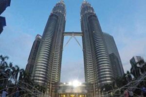 why is malaysia offering visa free entry to indian and chinese citizens