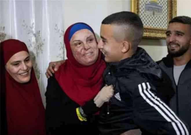 ceasefire deal hamas releases 17 hostages 39 more palestinians freed from israeli prisons