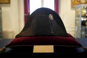 napoleon bonaparte hat auction