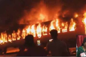 terrible fire in new delhi darbhanga superfast express 8 passengers injured