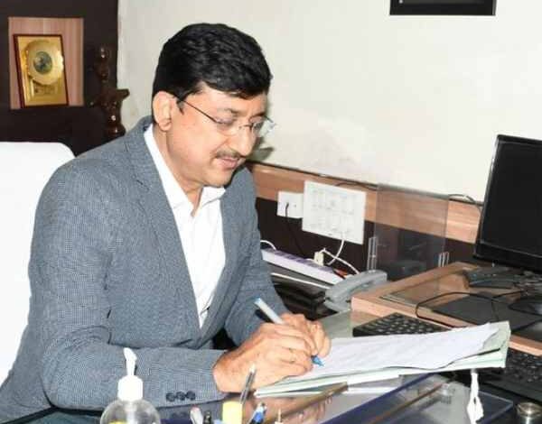 mp shajapur district collector kishore kanyal