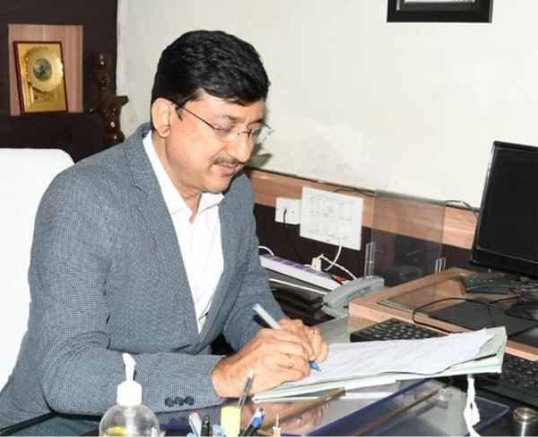 mp shajapur district collector kishore kanyal