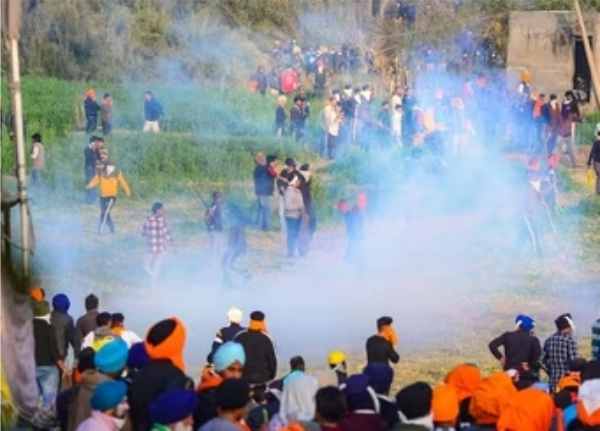 farmers protest farmers and police clash, one farmer killed tractor march in up