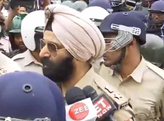 the ips officer strongly protested against bjp workers calling them khalistani