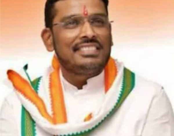 big shock to congress indore candidate akshay bam withdraws nomination papers