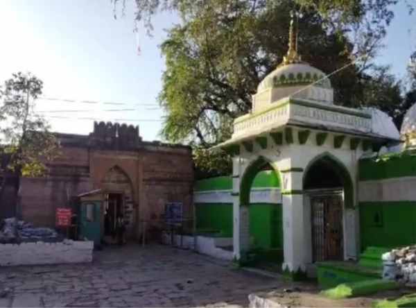 kamal maula masjid madhya pradesh