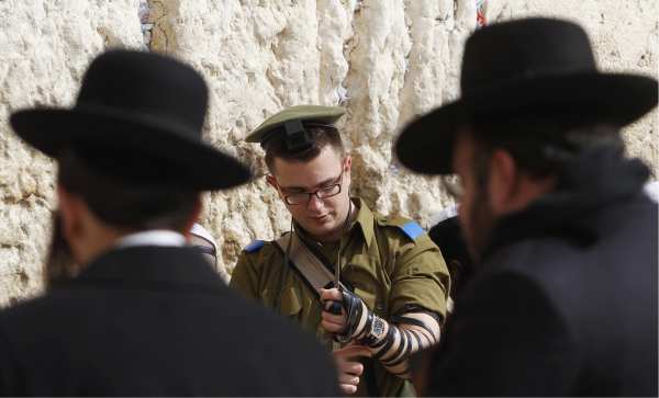 compulsory military conscription law to jewish students