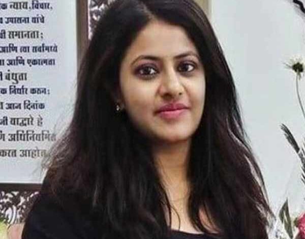 trainee IAS officer Pooja Khedkar