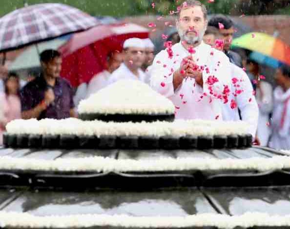 late former pm rajiv gandhis birthday rahul gandhi modi kharge pays tribute