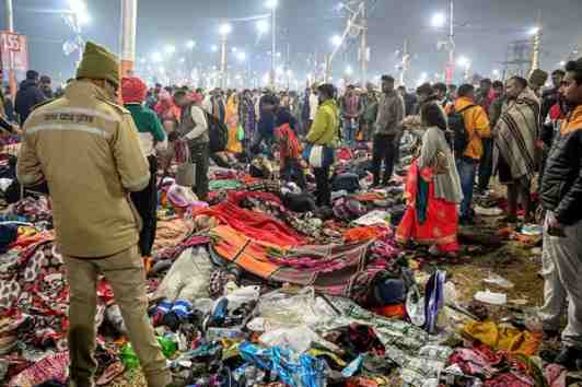 stampede breaks at maha kumbh 17 killed