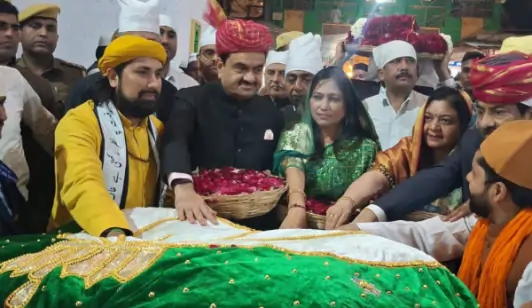 gautam adani offer prayers at shrine of khwaja garib nawaz