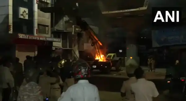 aurangzeb tomb controversy nagpur violence maharashtra clash stone pelting arson police action