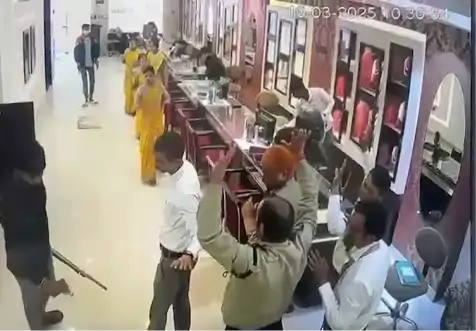 bihar_crime_news_tanishq_robbery_ara