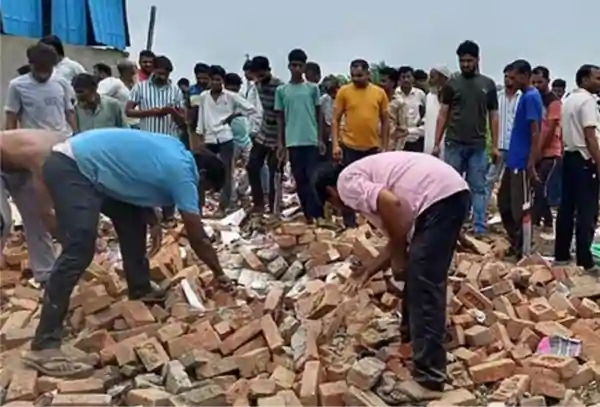 amroha firecracker blast