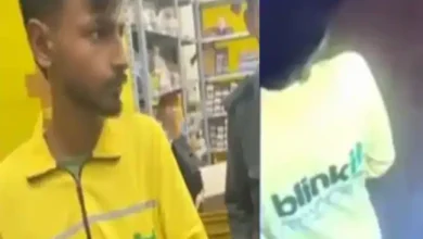 delivery boy urinated lift virar