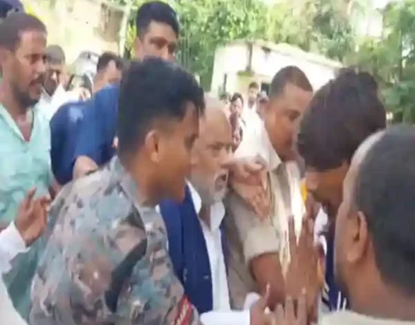 nalanda mla minister attack