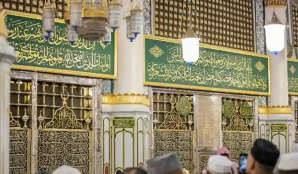 masjid nabawi ziyarat timings 2025