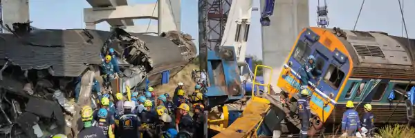 thailand train crane accident