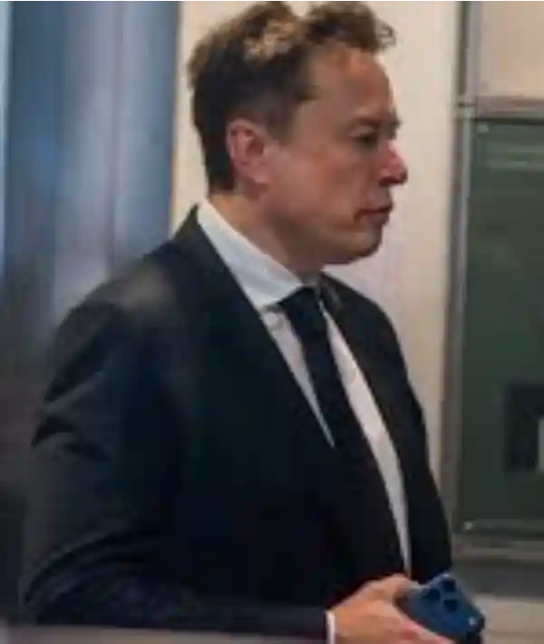 elon musk iphone 17 pro max