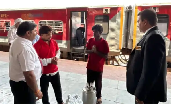 indian railways food vendors qr id