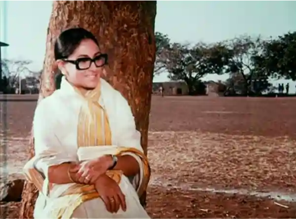 kishore kumar mera jeevan kora kagaz song story