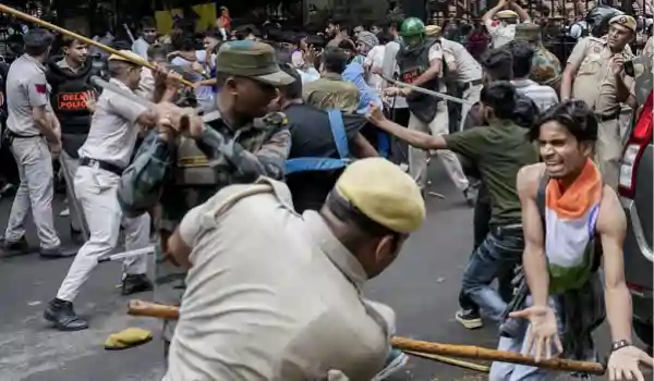 supreme court delhi police student protest lathi charge