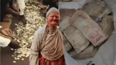 karnataka mandya beggar woman cash sacks
