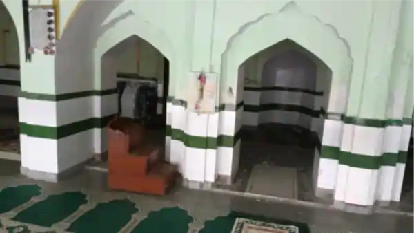 delhi race course mosque high court electricity water